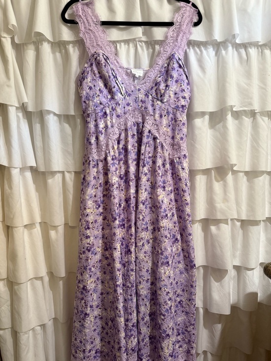 Dee Elly Dresses & Skirts - Lavender Floral Maxi Dress with Lace Trim